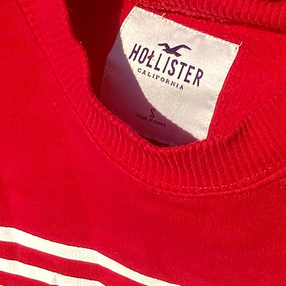 Cropped Hollister sweater